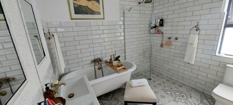 6 Bedroom Property for Sale in Cintsa East Eastern Cape